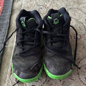 Nike Kyrie Irving kids - Halloween Green & black